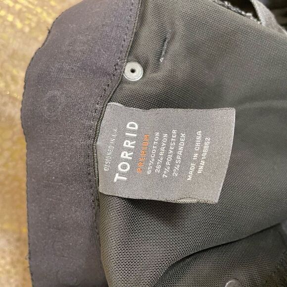 Torrid Bombshell Stretch High Rise Skinny Jeans Black, 16R - Picture 5 of 5